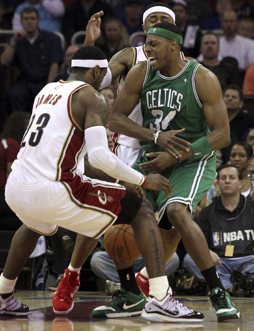 欧冠积分榜：阿森纳继续全胜领跑，拜仁3分之差位列第二（欧冠排名：阿森纳豪取连胜居首，拜仁落后3分暂列次席）