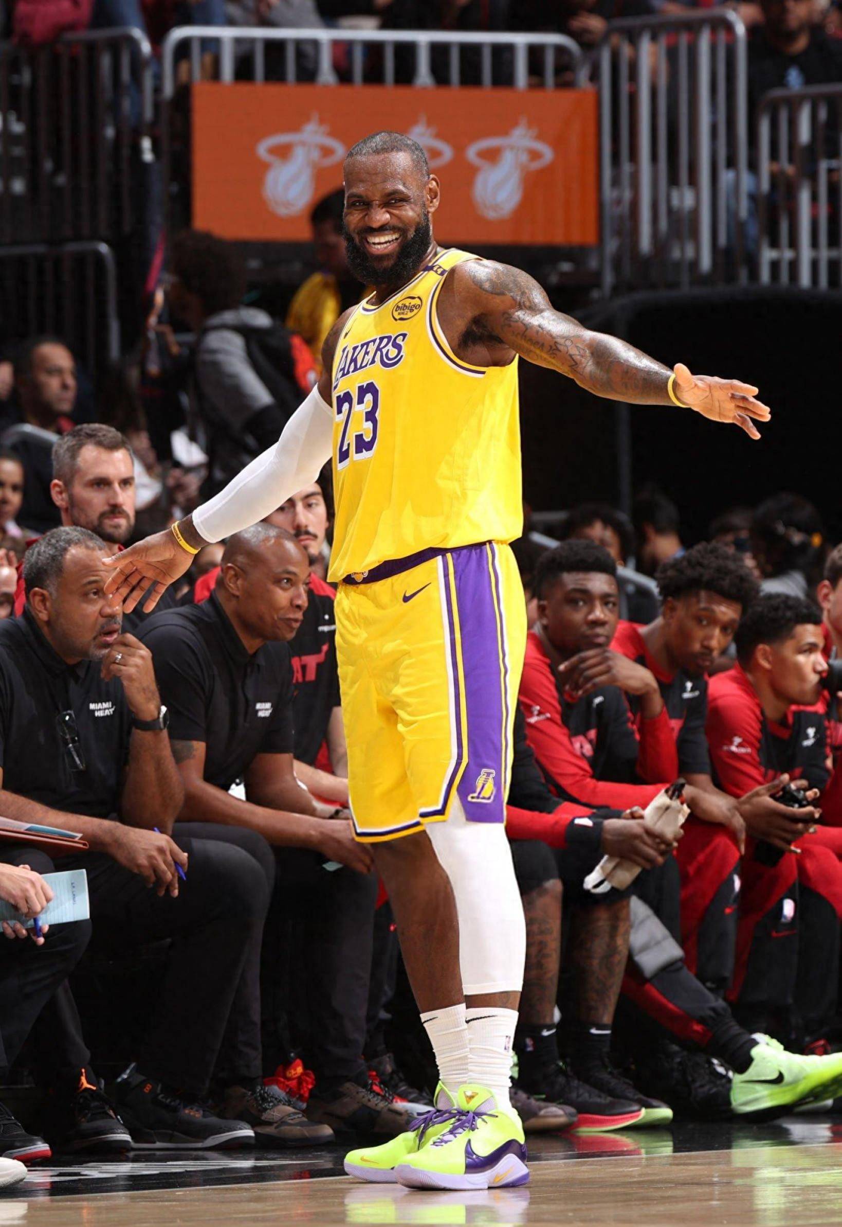 美记：凯尔特人是祖巴茨的潜在追求者，他们寻求中锋位置升级（美媒：凯尔特人有意祖巴茨，寻求升级中锋位置）