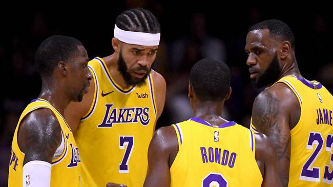 阿森纳客战维拉首发：萨卡PK沃特金斯，哲凯替补，埃泽先发（阿森纳做客维拉首发出炉：萨卡对决沃特金斯，哲凯替补，埃泽首发）