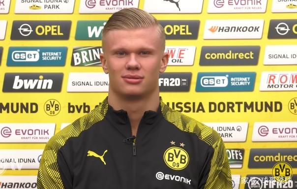 中超：武汉三镇2-0战胜上海申花（中超战报：武汉三镇2比0力克上海申花）