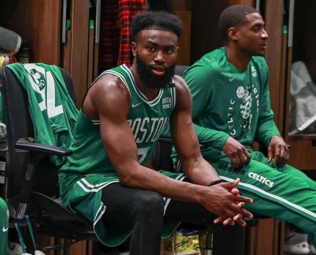 图片报：阿德耶米续约只接受加入解约条款，金额或达8000万欧（图片报：阿德耶米愿续约但需加入解约条款，解约金或高达8000万欧元）